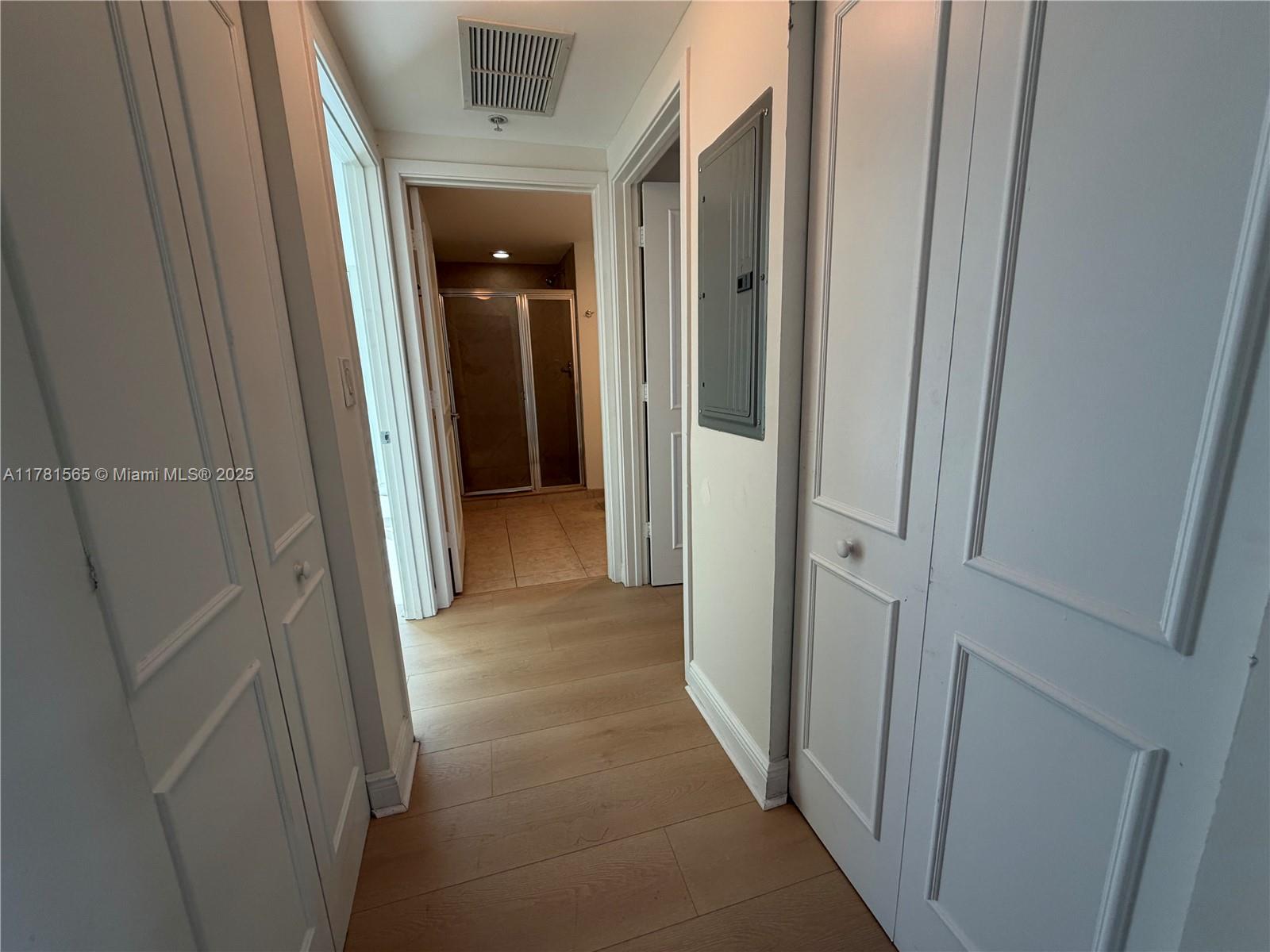 325 S Biscayne Blvd #1214, Miami FL 33131