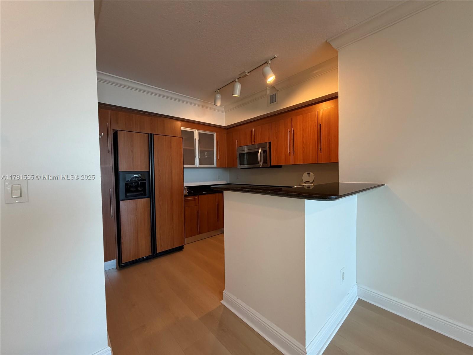 325 S Biscayne Blvd #1214, Miami FL 33131