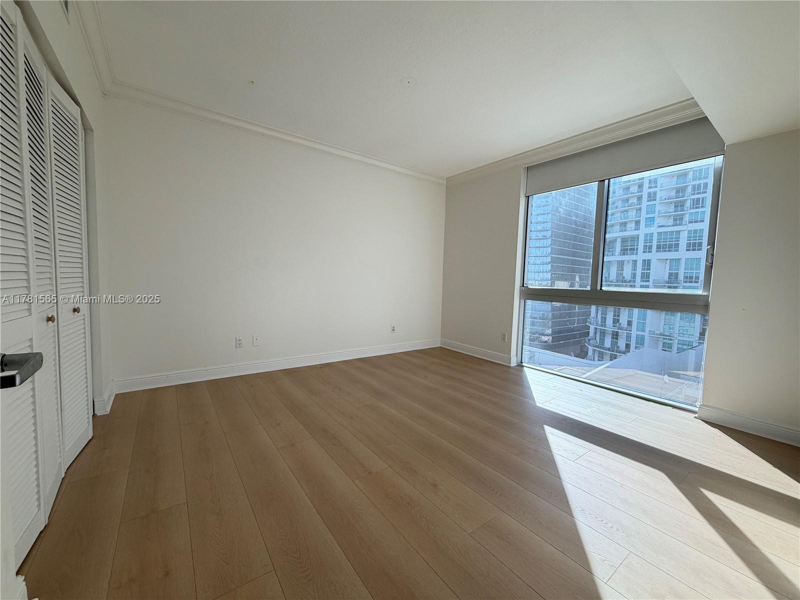 325 S Biscayne Blvd #1214, Miami FL 33131