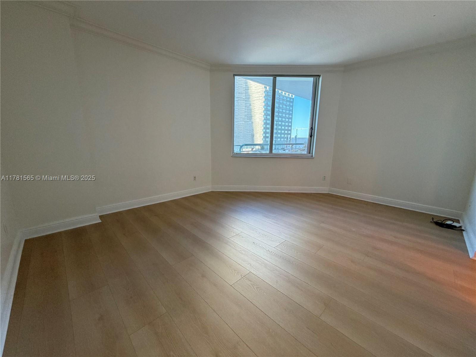 325 S Biscayne Blvd #1214, Miami FL 33131