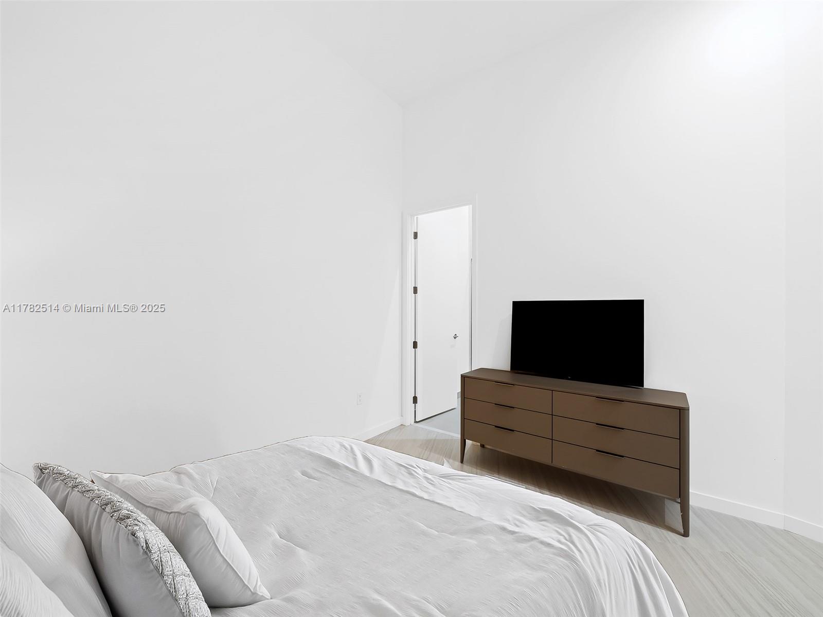 851 NE 1st Ave #PH 5500, Miami FL 33132