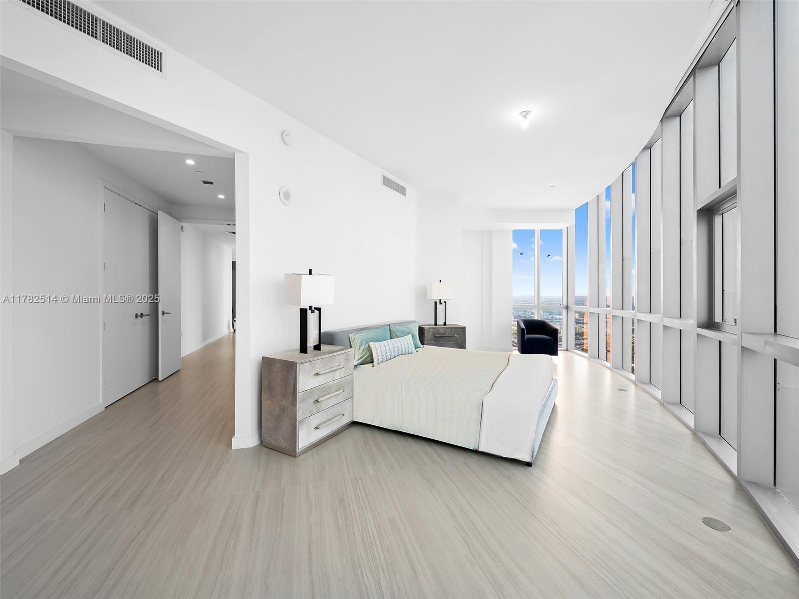 851 NE 1st Ave #PH 5500, Miami FL 33132