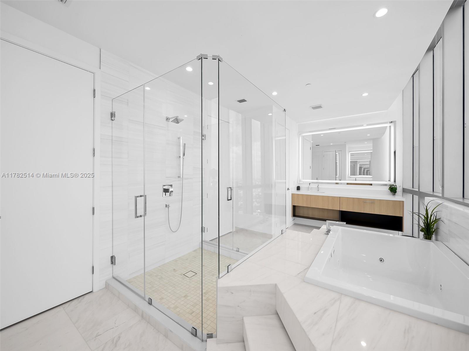 851 NE 1st Ave #PH 5500, Miami FL 33132