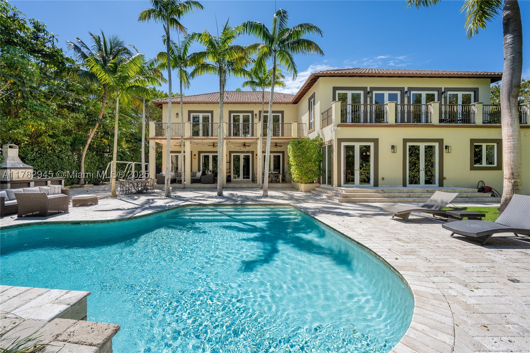 31 Island Dr, Key Biscayne FL 33149