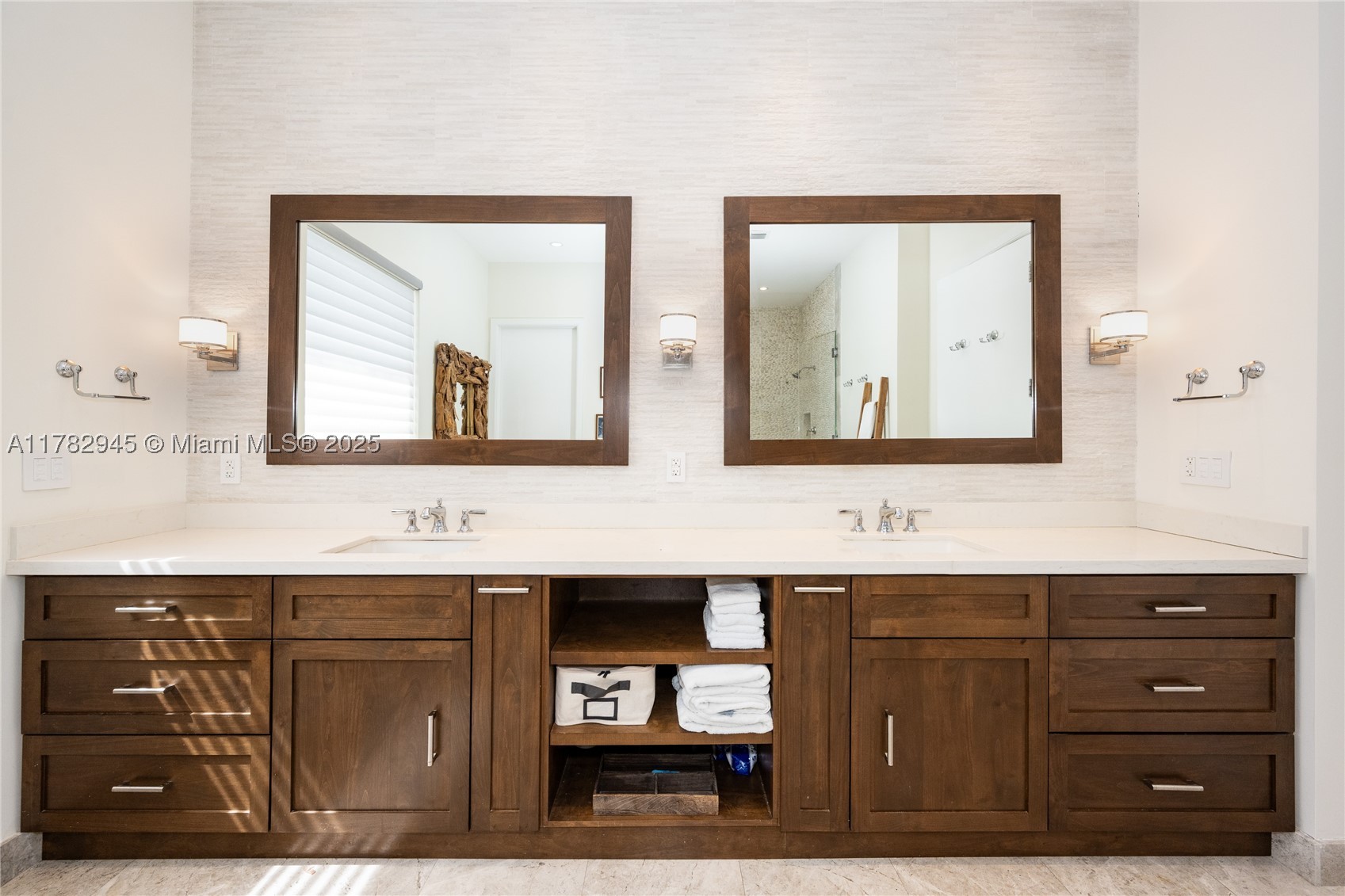 31 Island Dr, Key Biscayne FL 33149