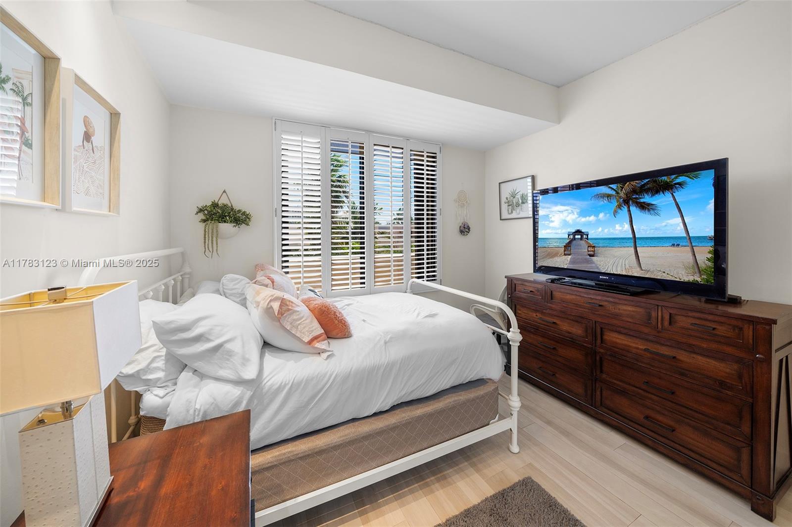 201 Crandon Blvd #333, Key Biscayne FL 33149