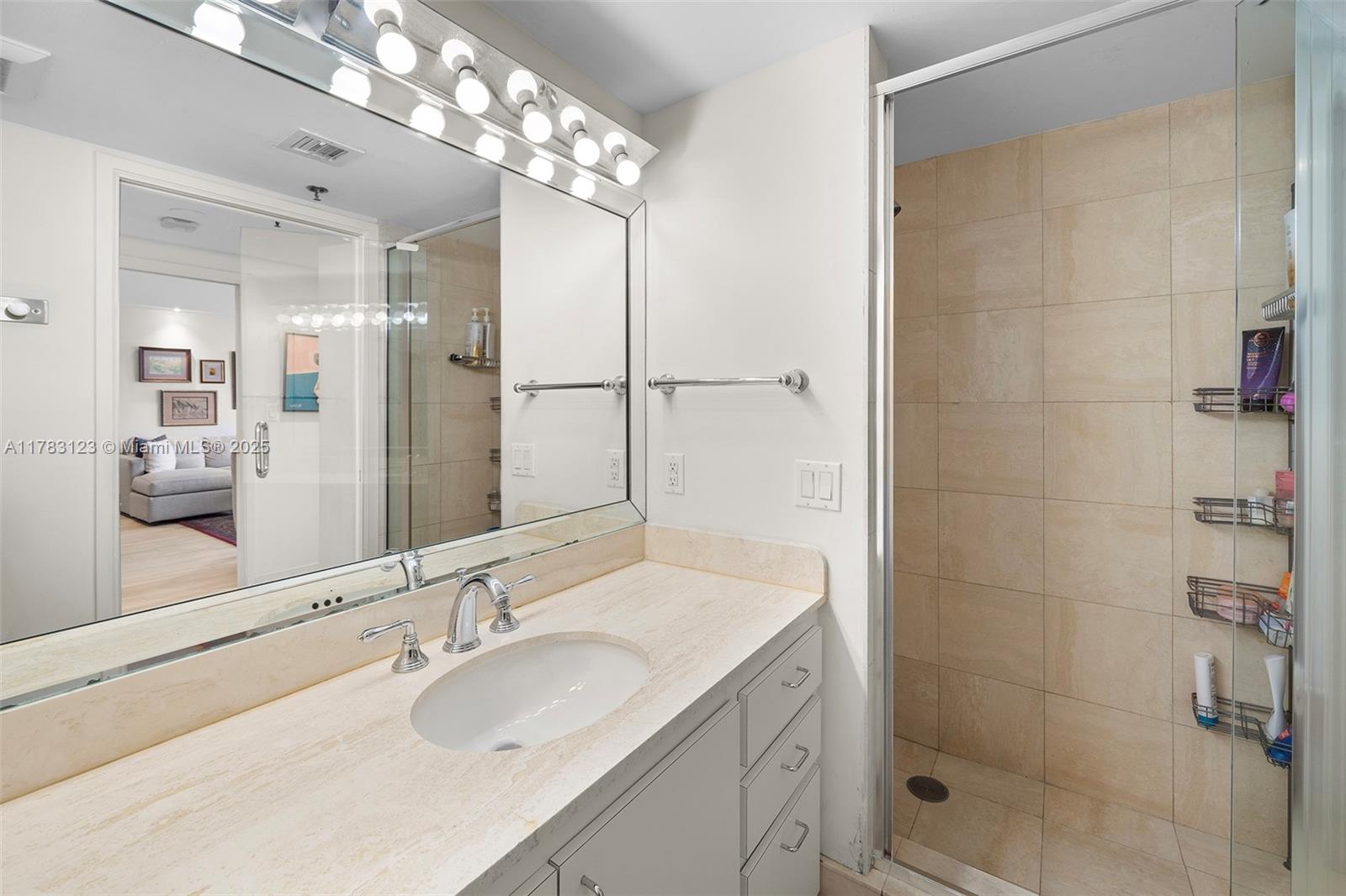 201 Crandon Blvd #333, Key Biscayne FL 33149