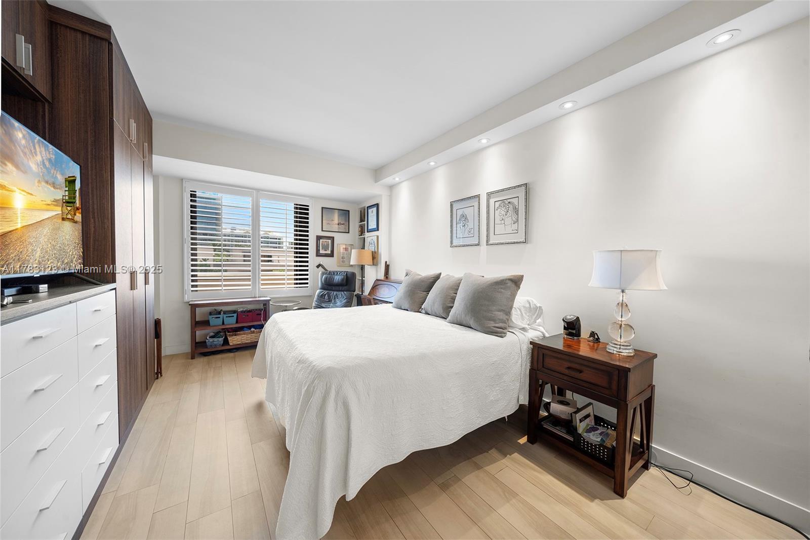 201 Crandon Blvd #333, Key Biscayne FL 33149