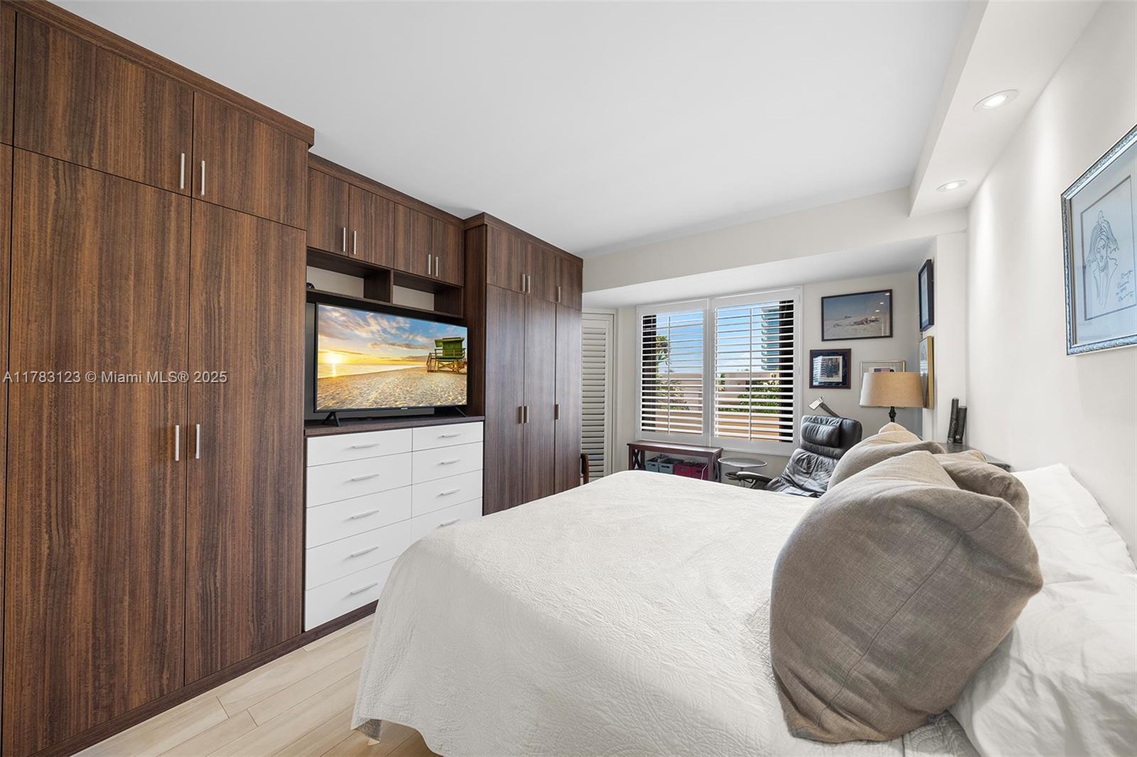 201 Crandon Blvd #333, Key Biscayne FL 33149