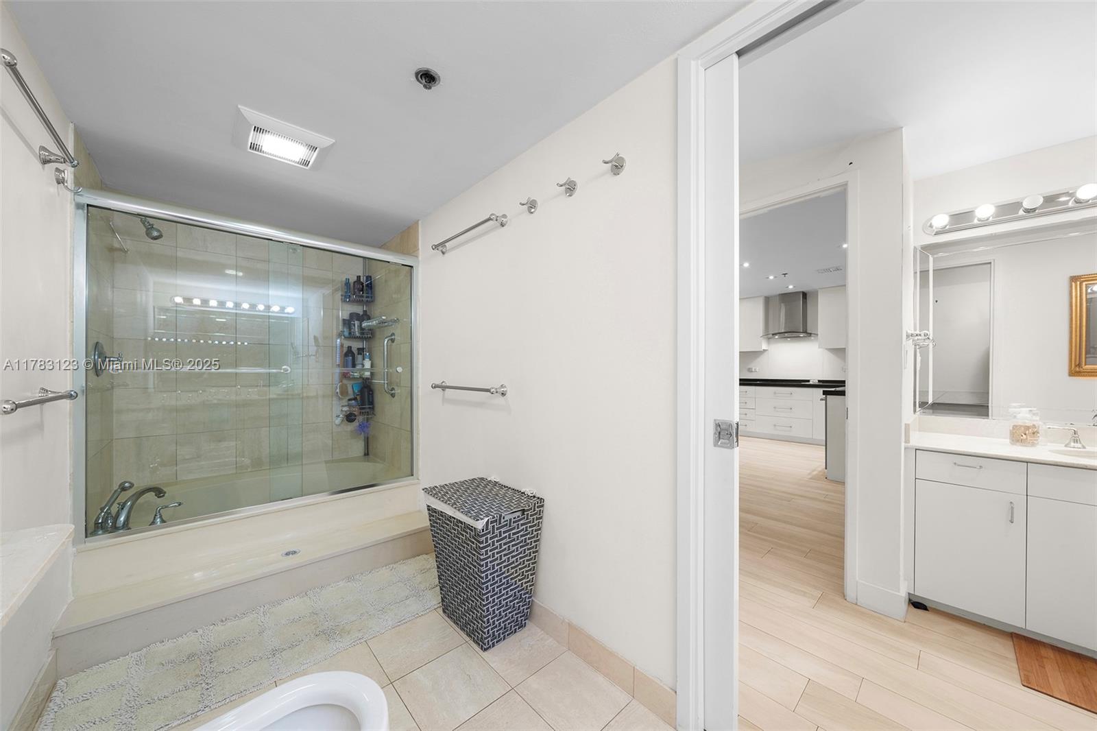 201 Crandon Blvd #333, Key Biscayne FL 33149
