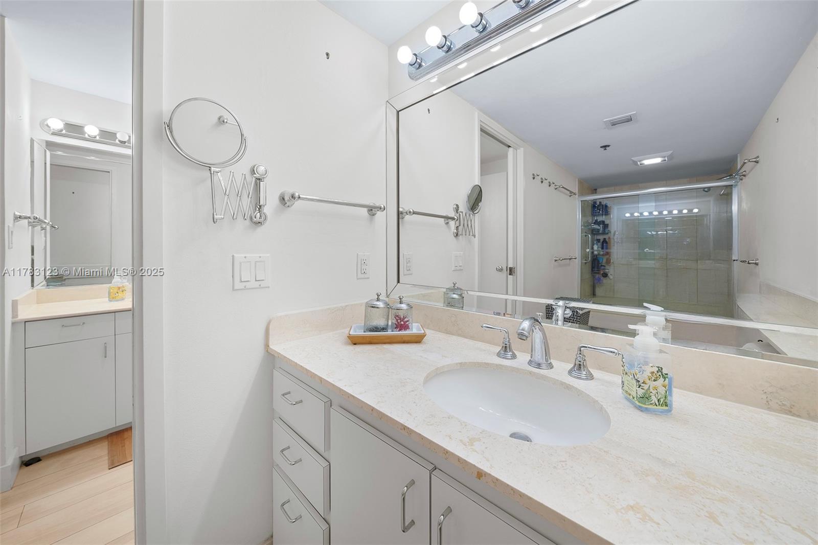201 Crandon Blvd #333, Key Biscayne FL 33149