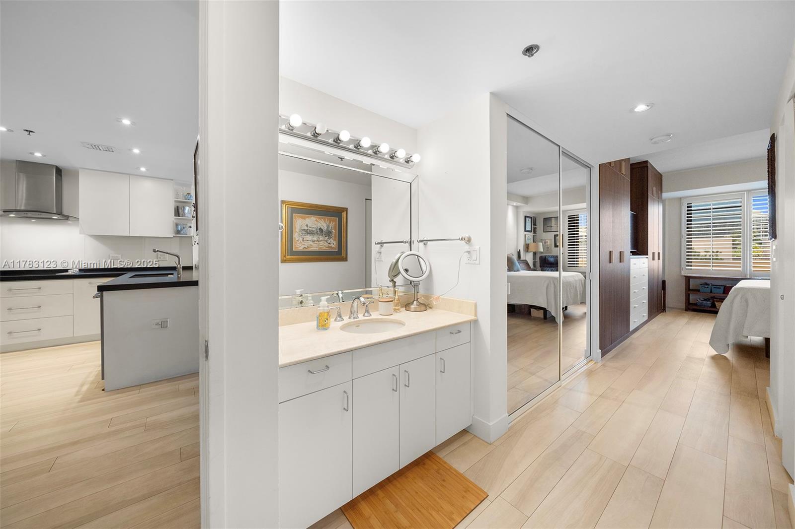 201 Crandon Blvd #333, Key Biscayne FL 33149