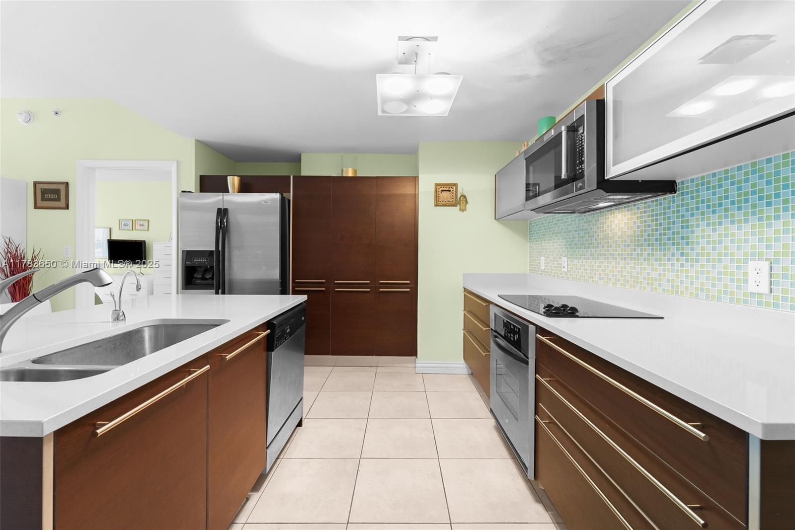 1900 N Bayshore Dr #2404, Miami FL 33132