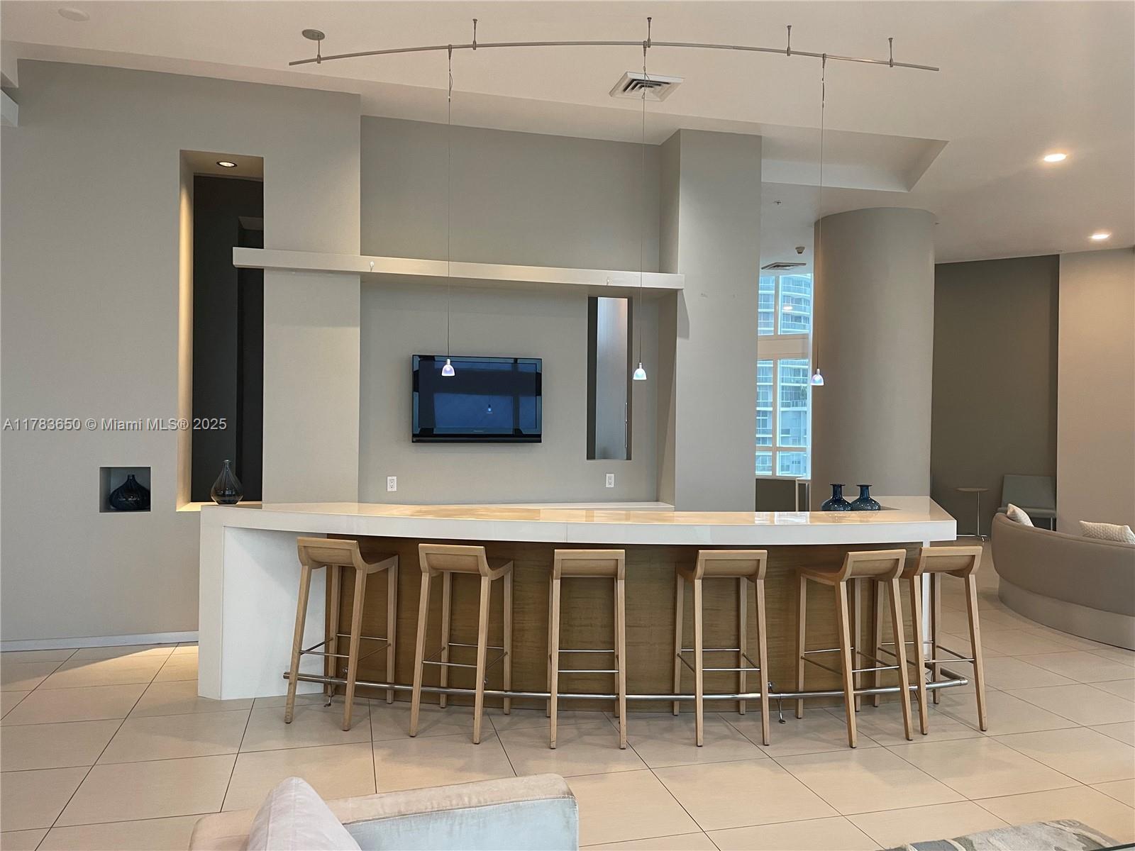 1900 N Bayshore Dr #2404, Miami FL 33132
