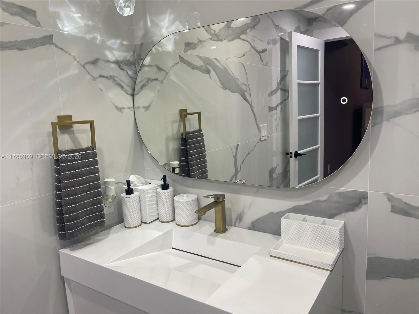 3101 S Ocean Dr #1707, Hollywood FL 33019