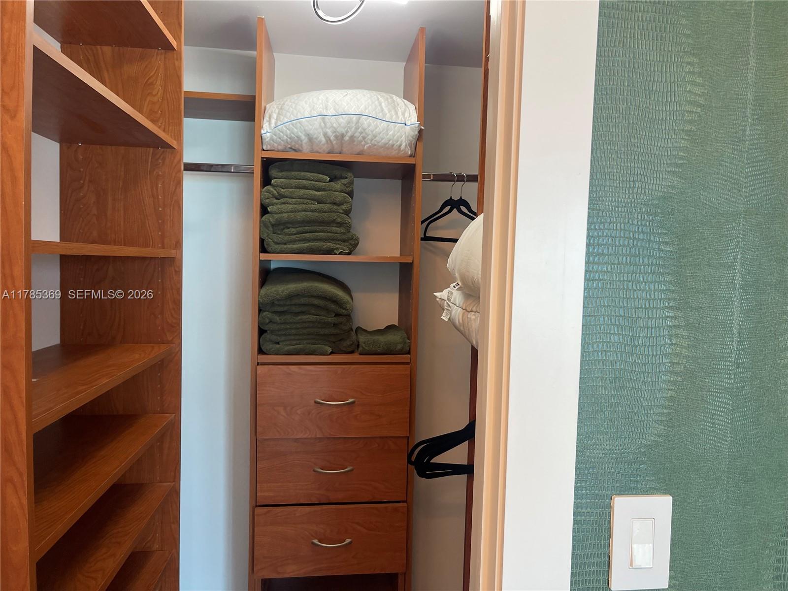 3101 S Ocean Dr #1707, Hollywood FL 33019