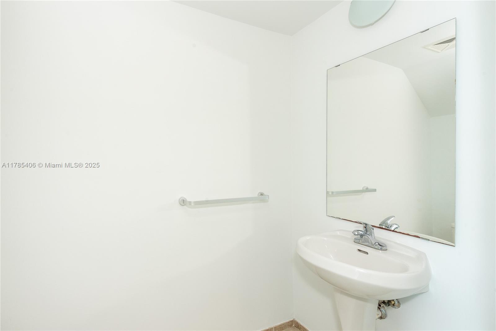 60 SW 13th St #2609, Miami FL 33130
