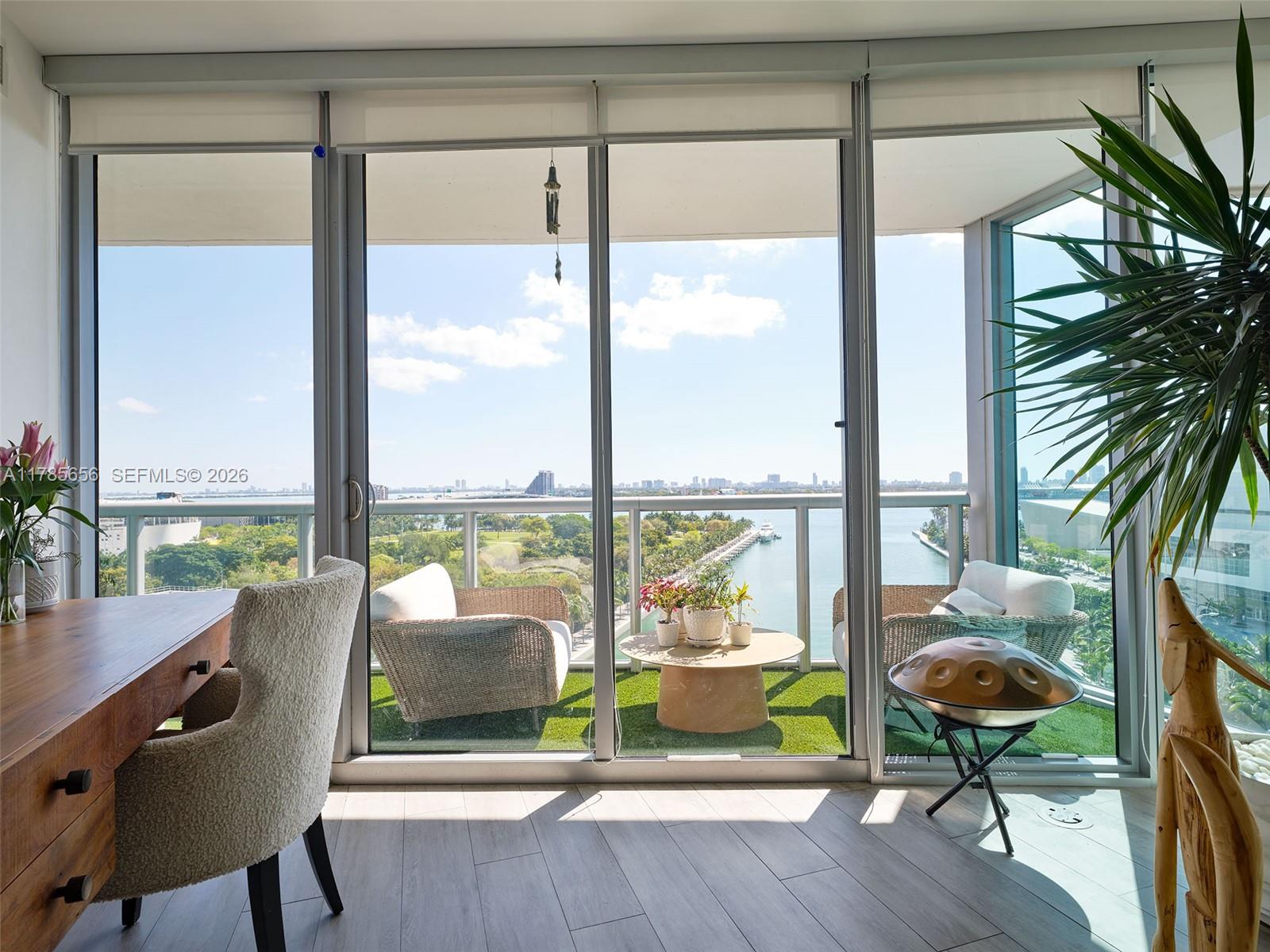 888 Biscayne Blvd #1009, Miami FL 33132