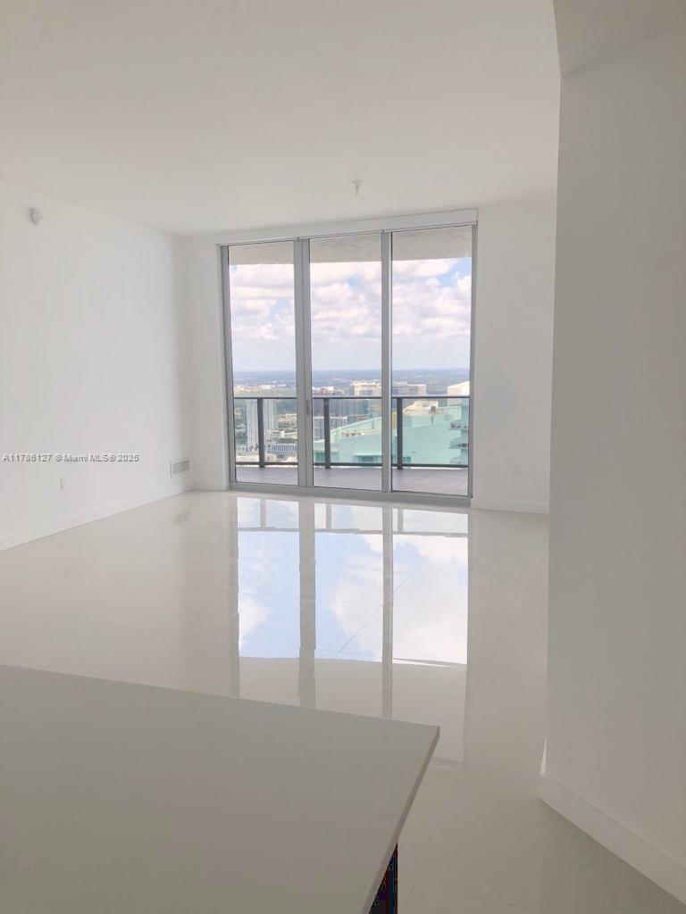 488 NE 18th St #4905, Miami FL 33132