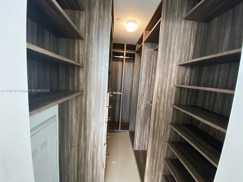 488 NE 18th St #4905, Miami FL 33132