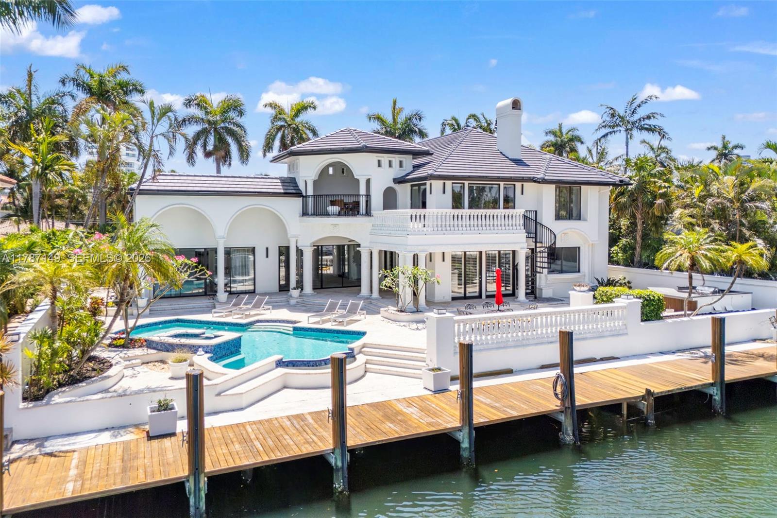 2561 Lucille Dr, Fort Lauderdale FL 33316