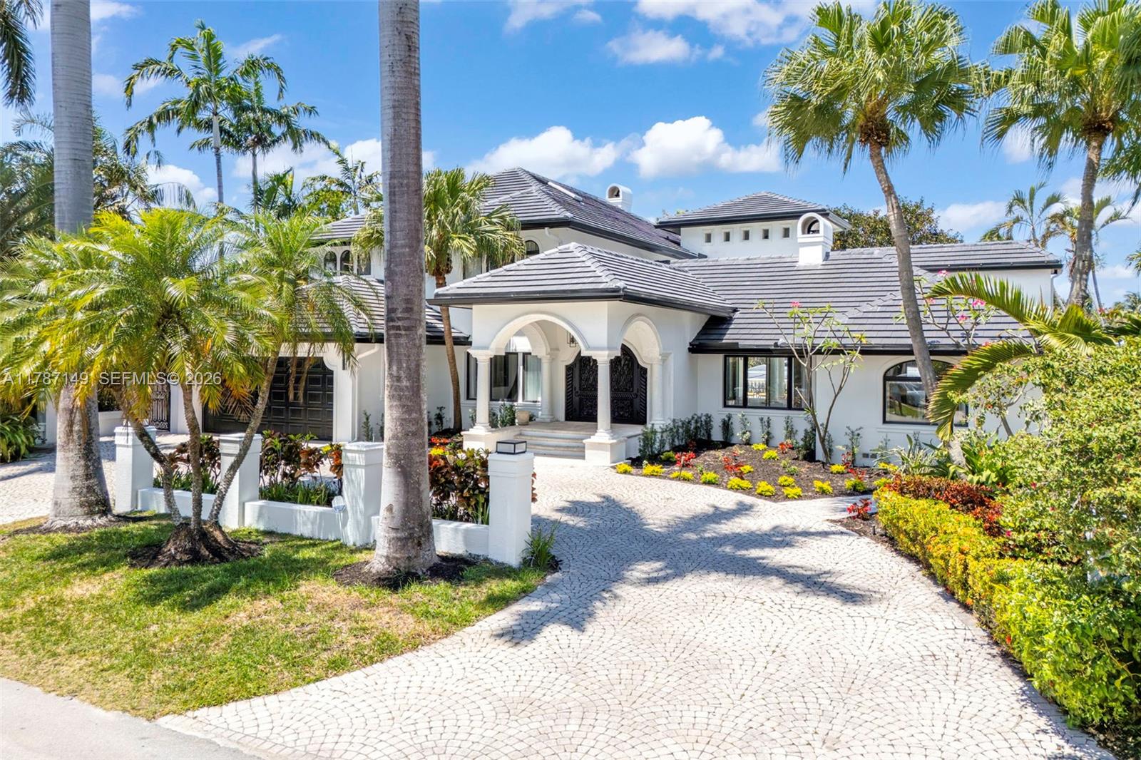 2561 Lucille Dr, Fort Lauderdale FL 33316