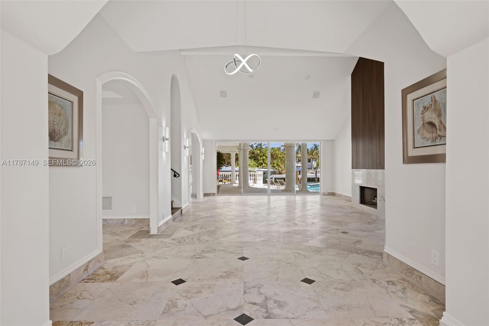 2561 Lucille Dr, Fort Lauderdale FL 33316