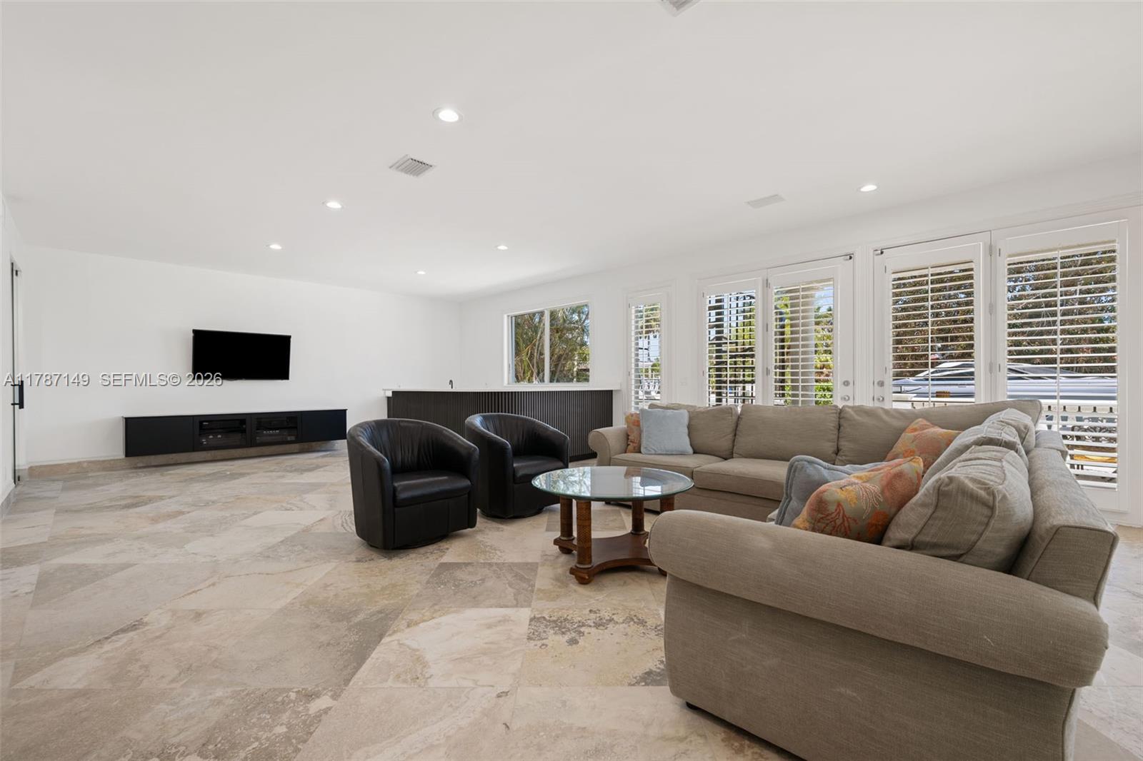 2561 Lucille Dr, Fort Lauderdale FL 33316