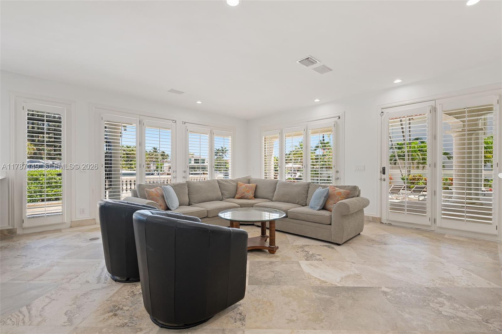 2561 Lucille Dr, Fort Lauderdale FL 33316