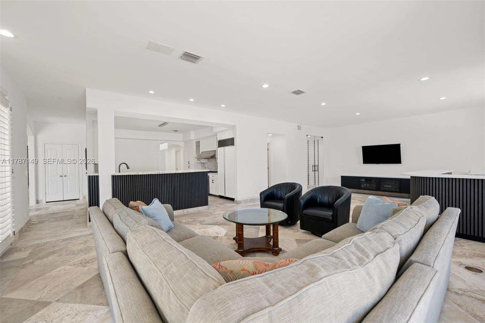 2561 Lucille Dr, Fort Lauderdale FL 33316