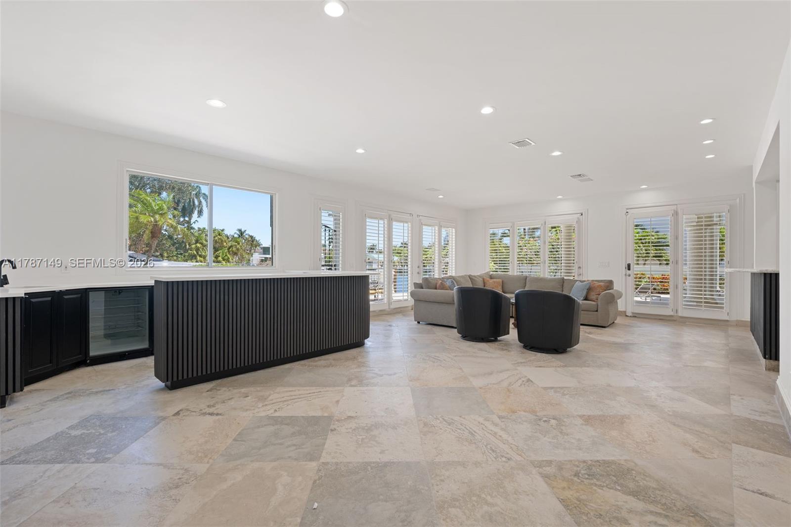 2561 Lucille Dr, Fort Lauderdale FL 33316