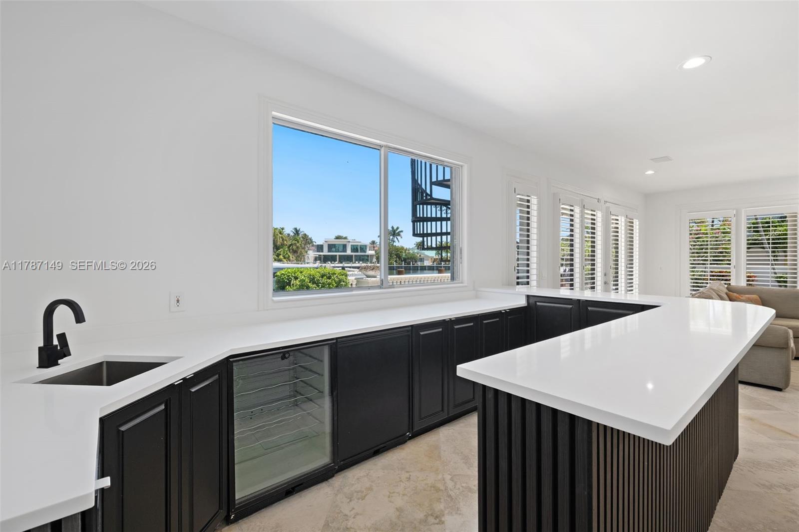 2561 Lucille Dr, Fort Lauderdale FL 33316
