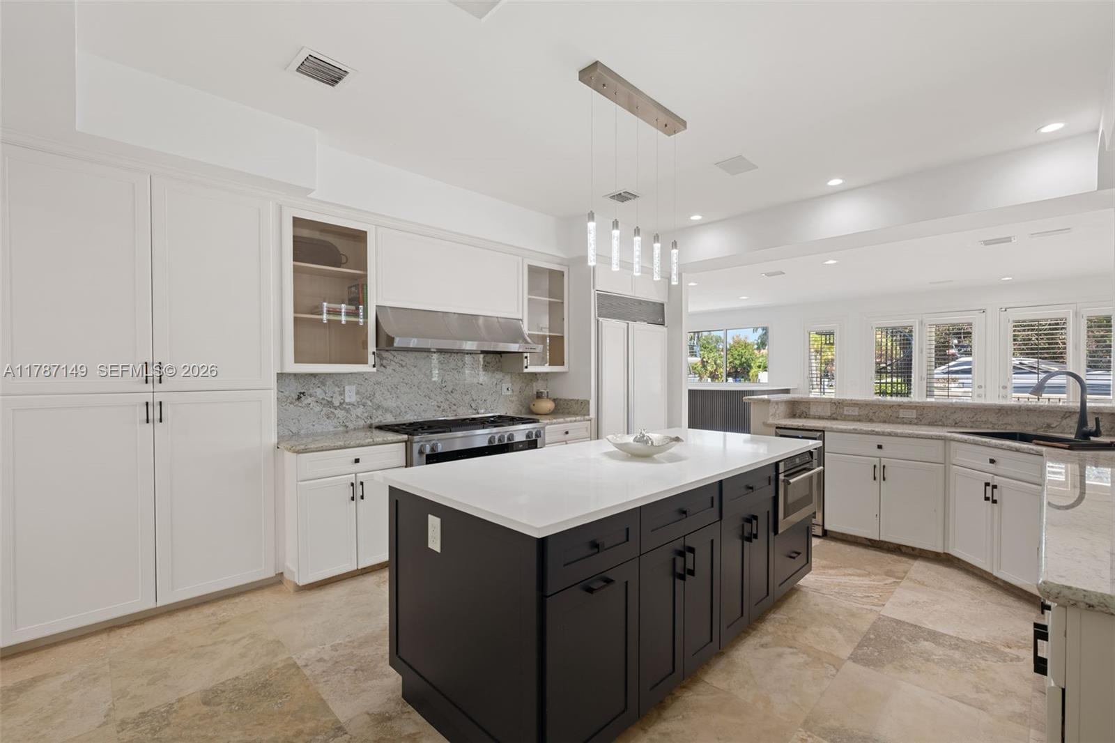 2561 Lucille Dr, Fort Lauderdale FL 33316