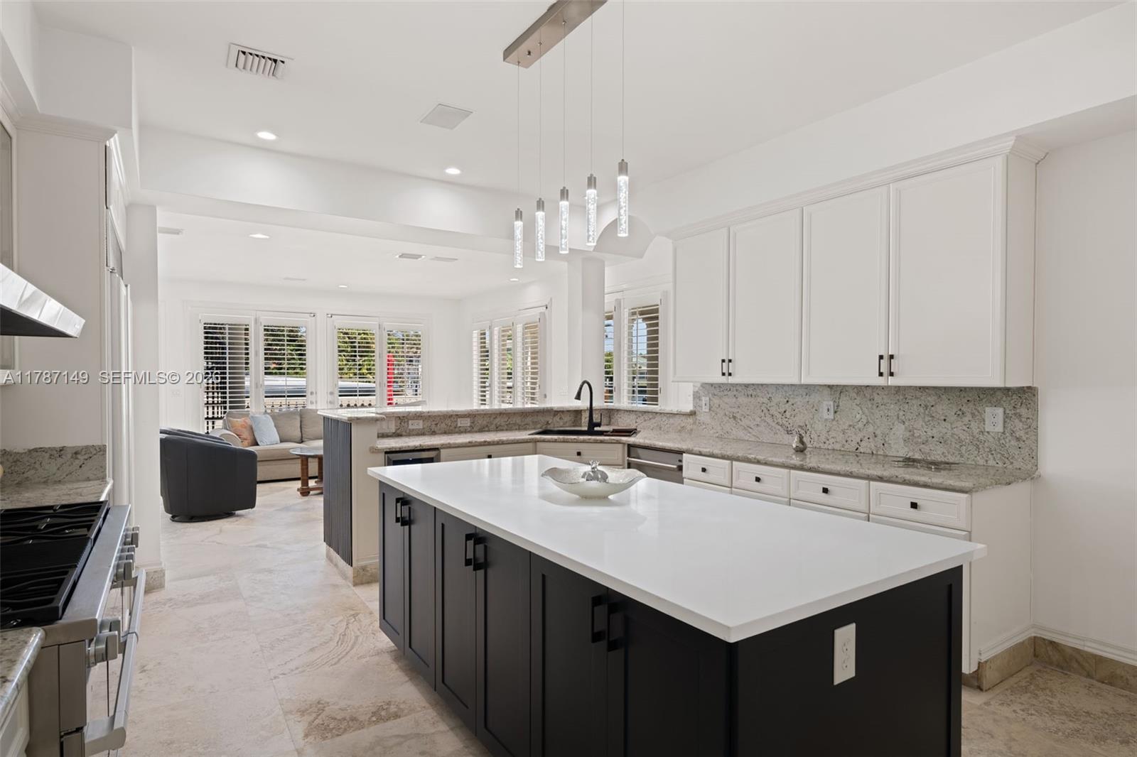 2561 Lucille Dr, Fort Lauderdale FL 33316