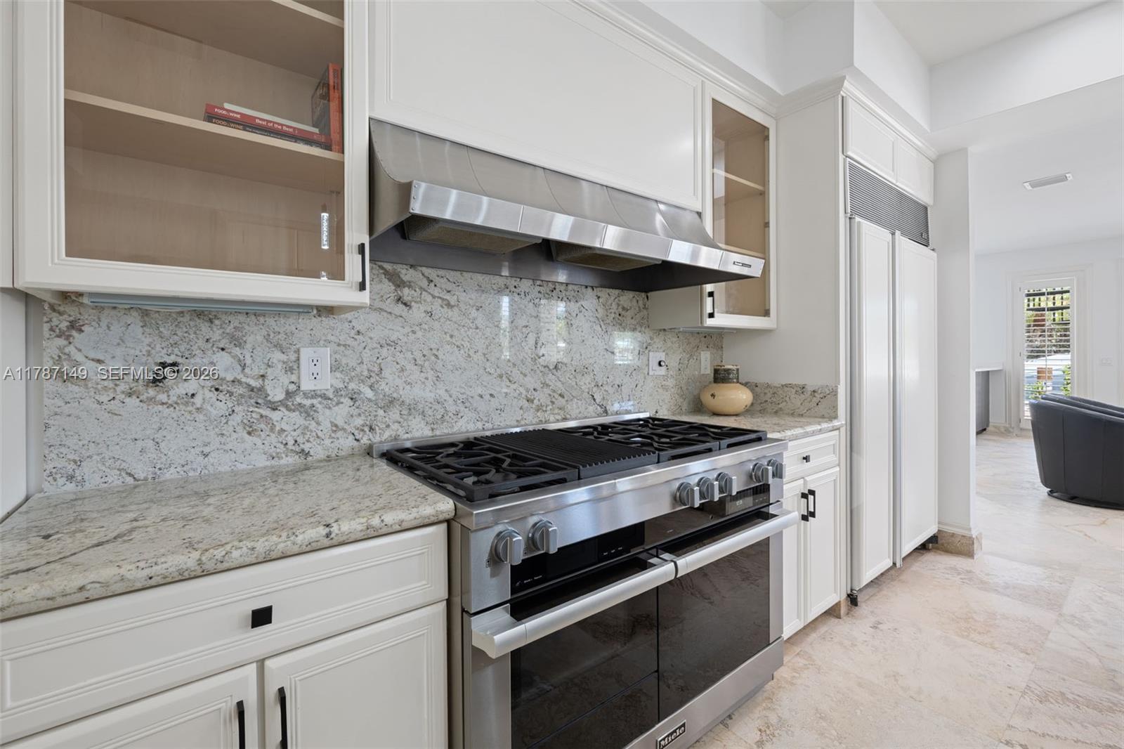 2561 Lucille Dr, Fort Lauderdale FL 33316