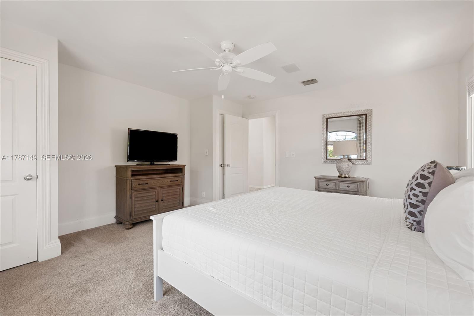2561 Lucille Dr, Fort Lauderdale FL 33316