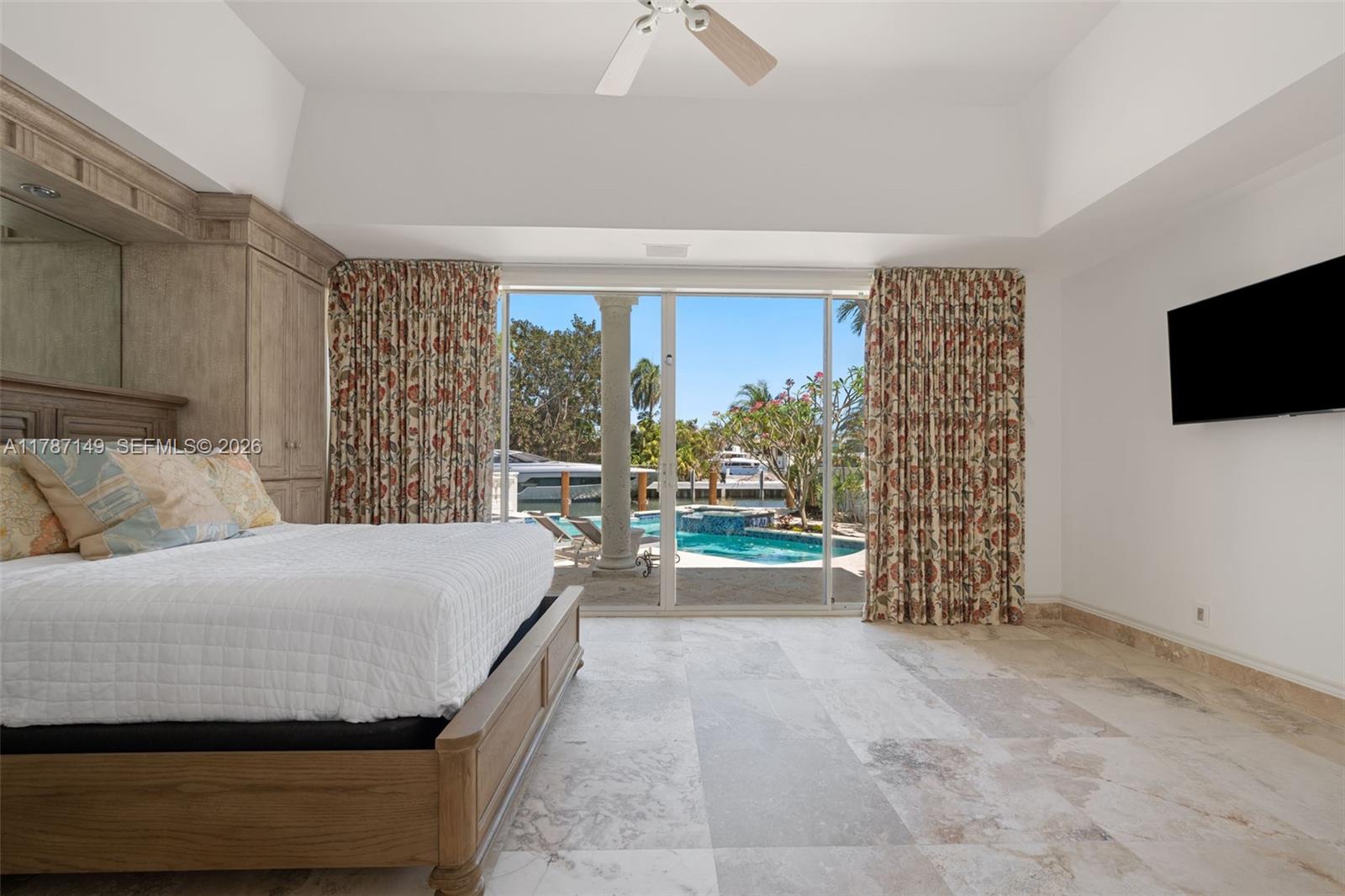 2561 Lucille Dr, Fort Lauderdale FL 33316