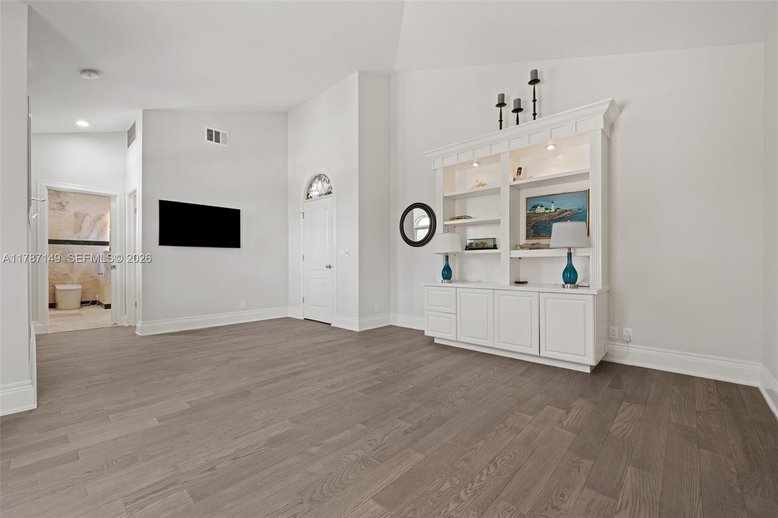 2561 Lucille Dr, Fort Lauderdale FL 33316