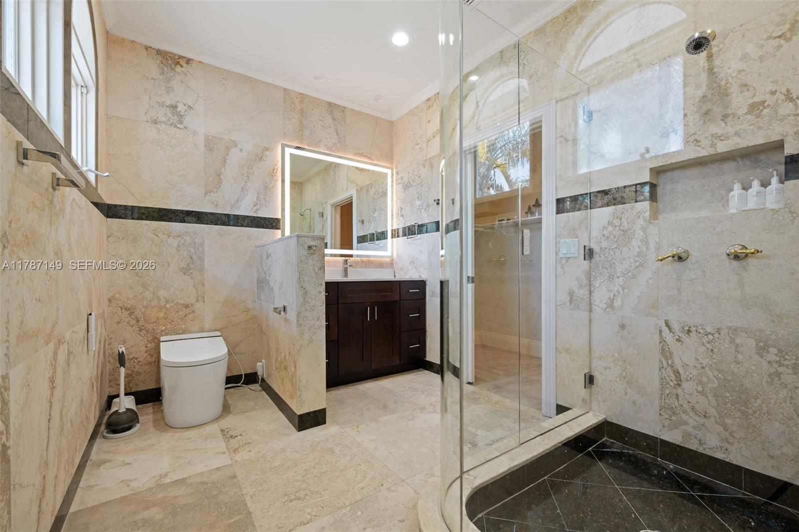 2561 Lucille Dr, Fort Lauderdale FL 33316