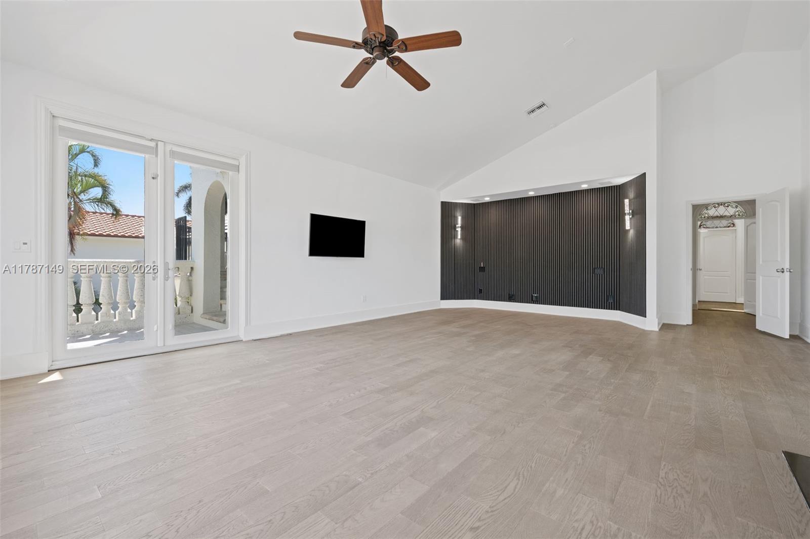 2561 Lucille Dr, Fort Lauderdale FL 33316