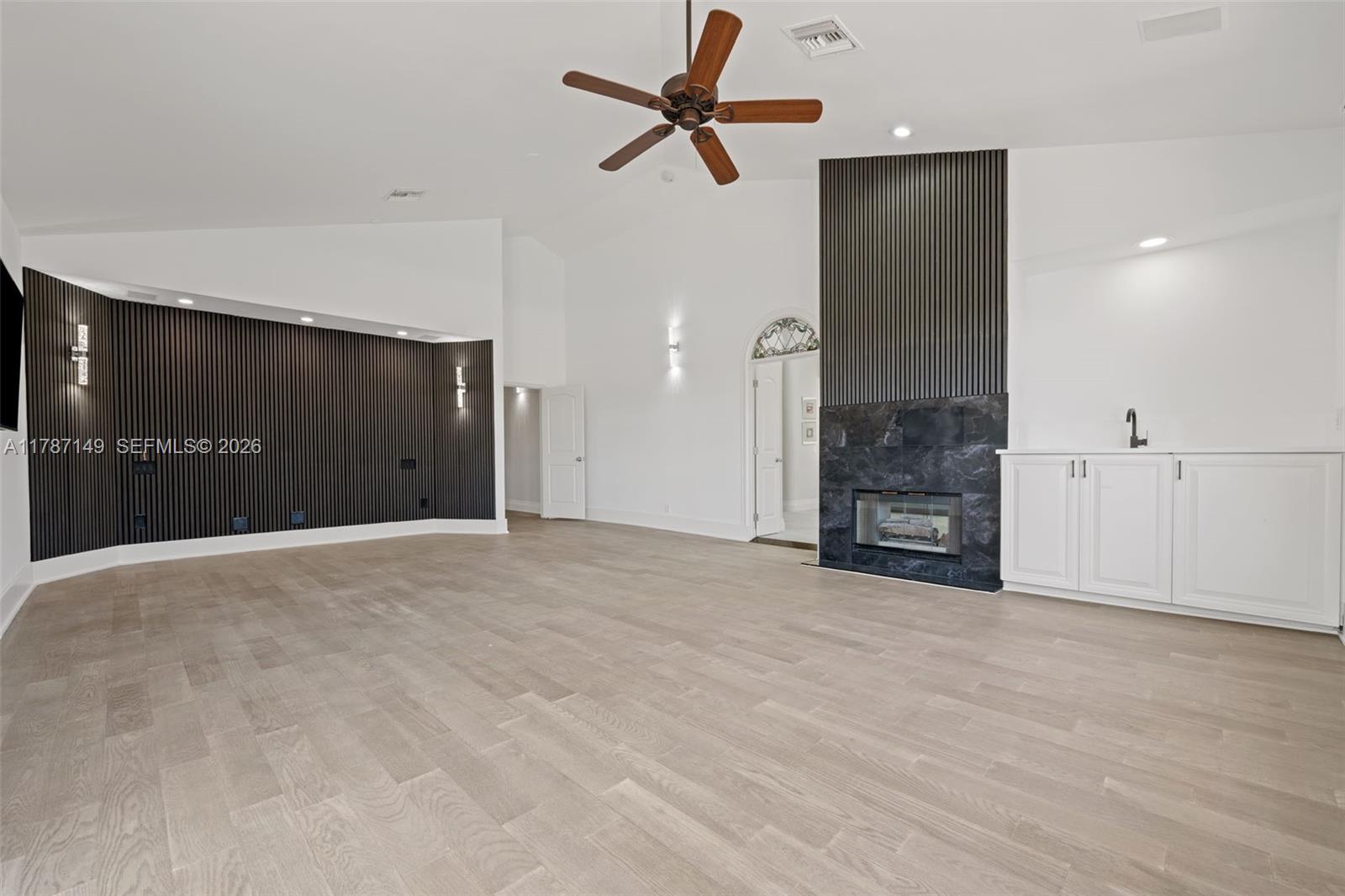 2561 Lucille Dr, Fort Lauderdale FL 33316