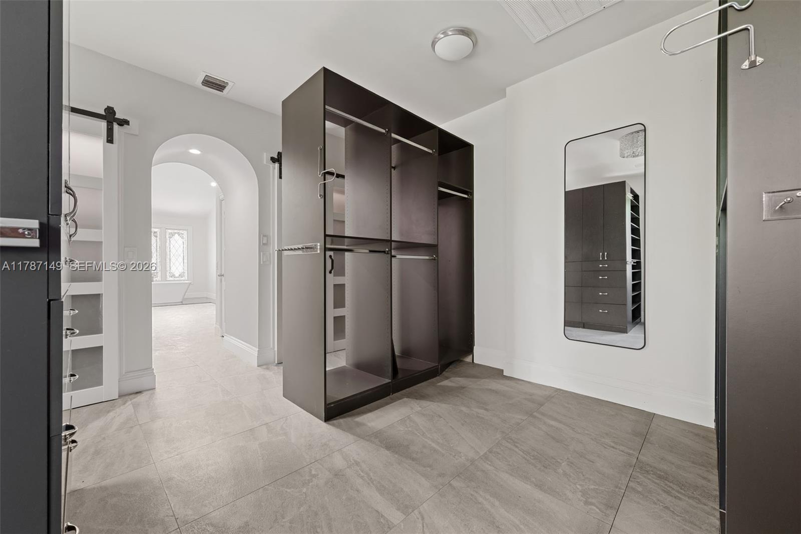 2561 Lucille Dr, Fort Lauderdale FL 33316