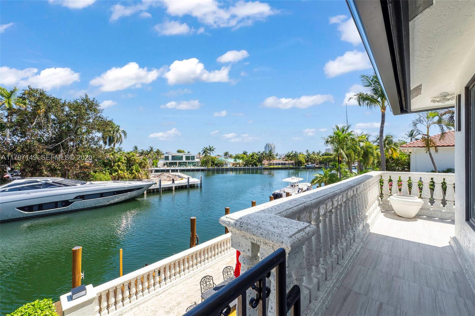 2561 Lucille Dr, Fort Lauderdale FL 33316