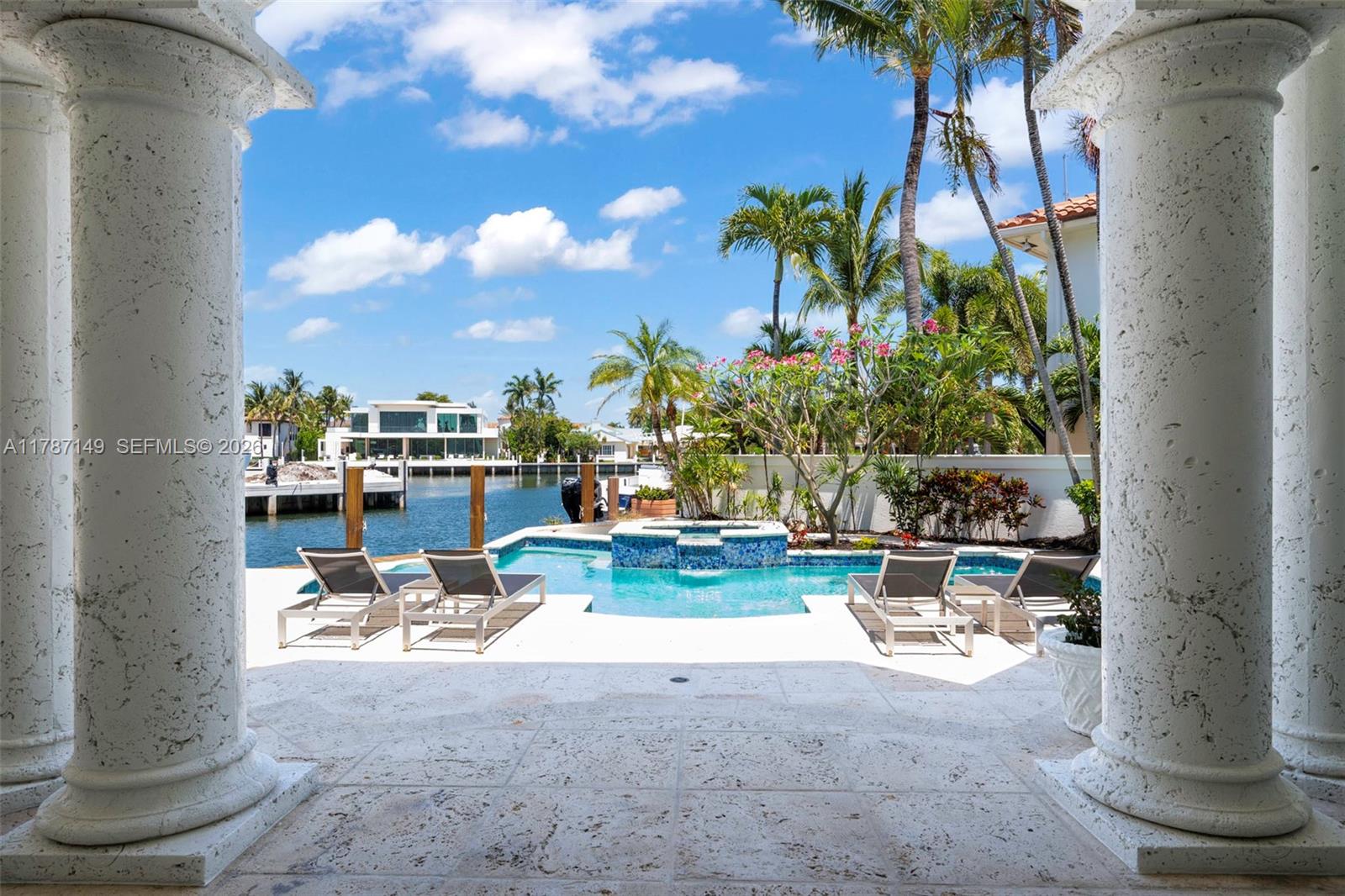 2561 Lucille Dr, Fort Lauderdale FL 33316