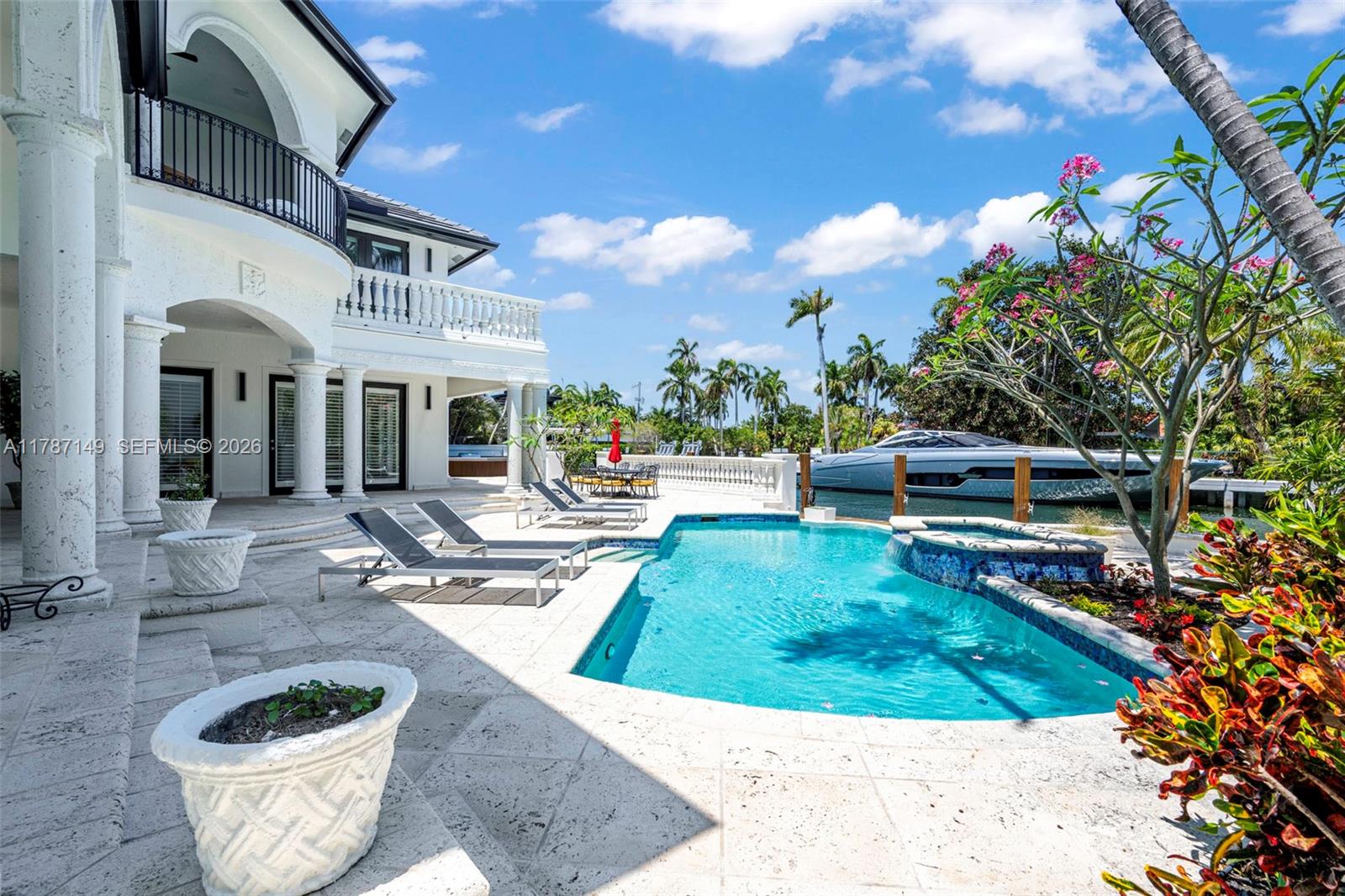 2561 Lucille Dr, Fort Lauderdale FL 33316