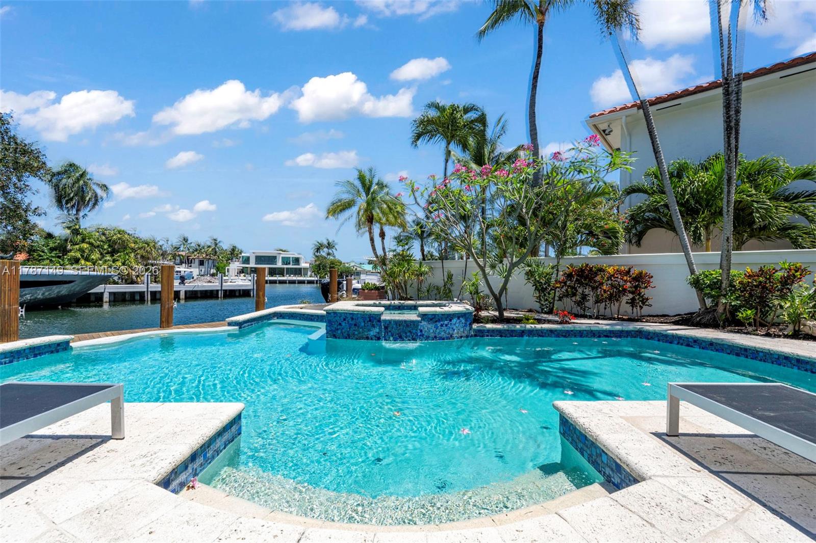 2561 Lucille Dr, Fort Lauderdale FL 33316