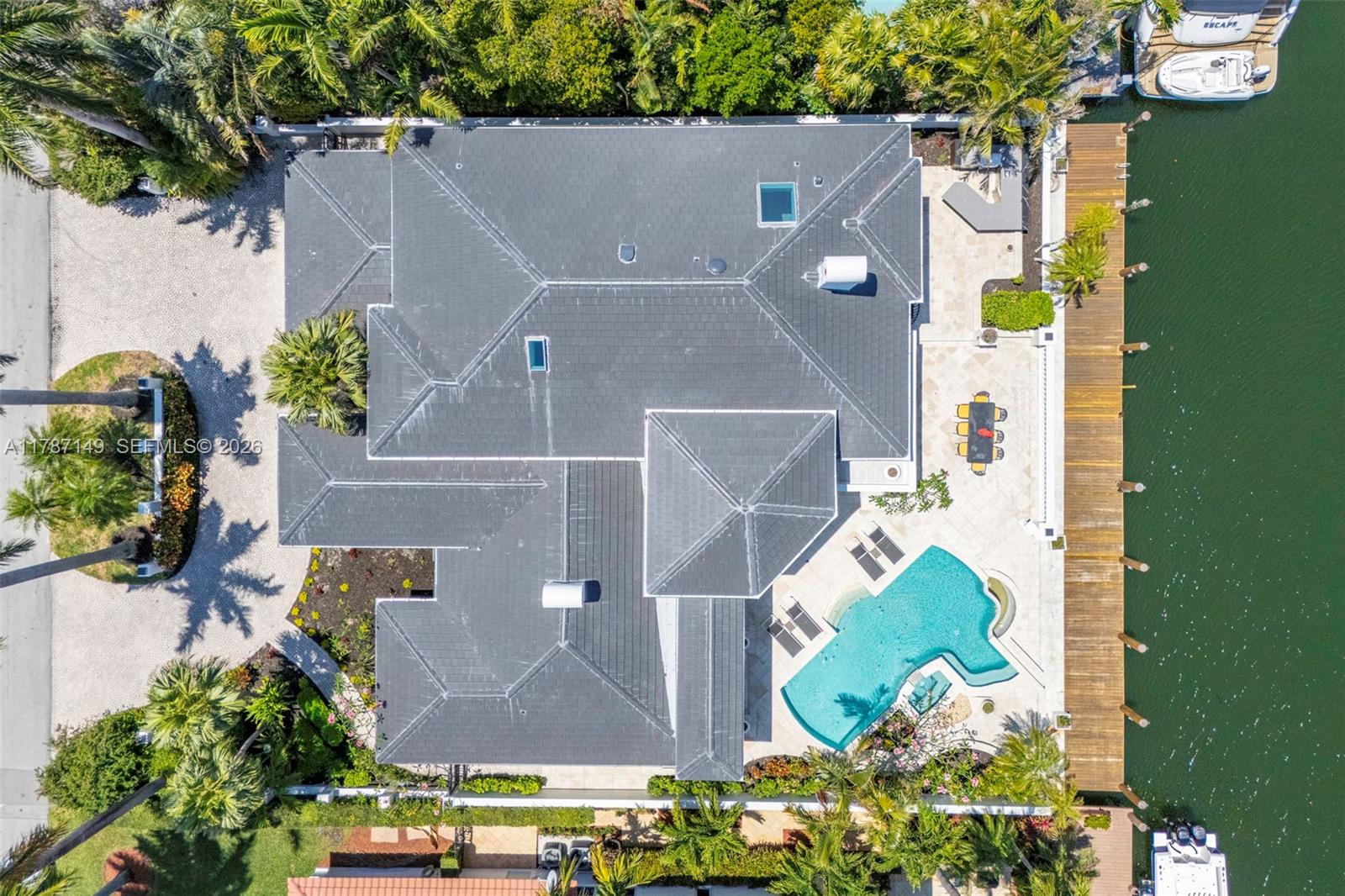 2561 Lucille Dr, Fort Lauderdale FL 33316