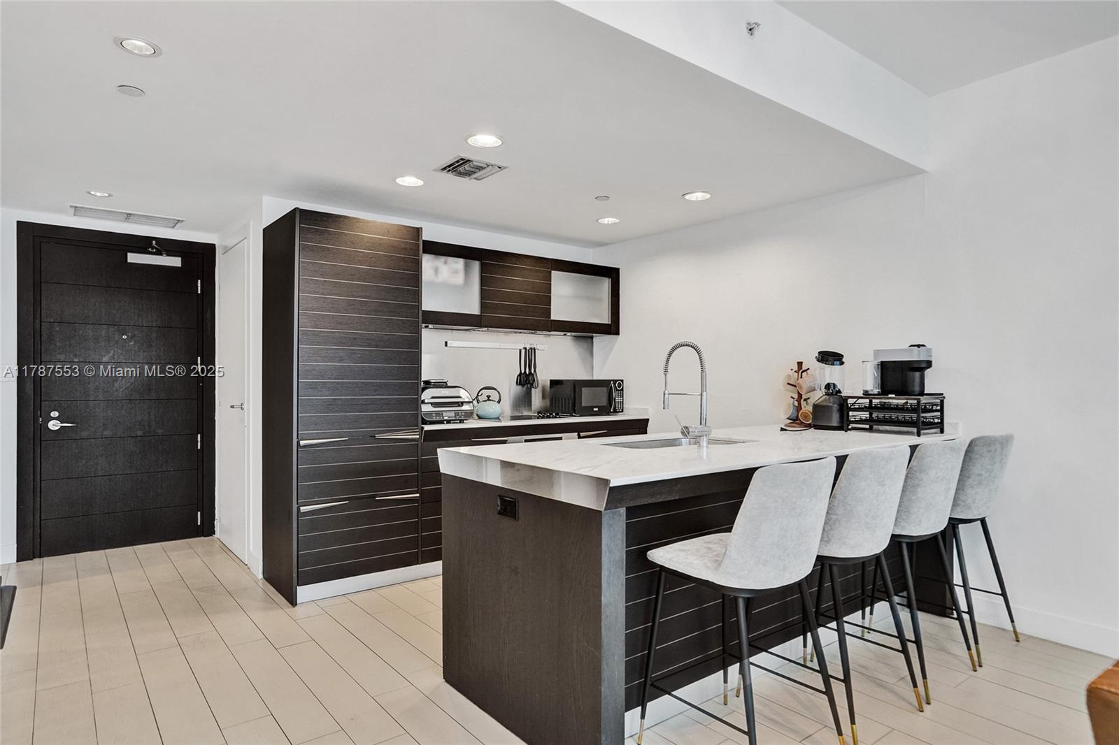 200 Biscayne Boulevard Way #3211, Miami FL 33131