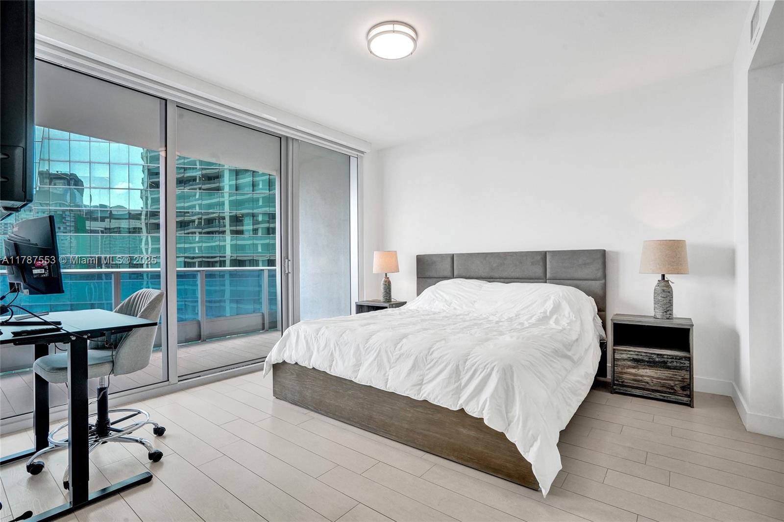 200 Biscayne Boulevard Way #3211, Miami FL 33131