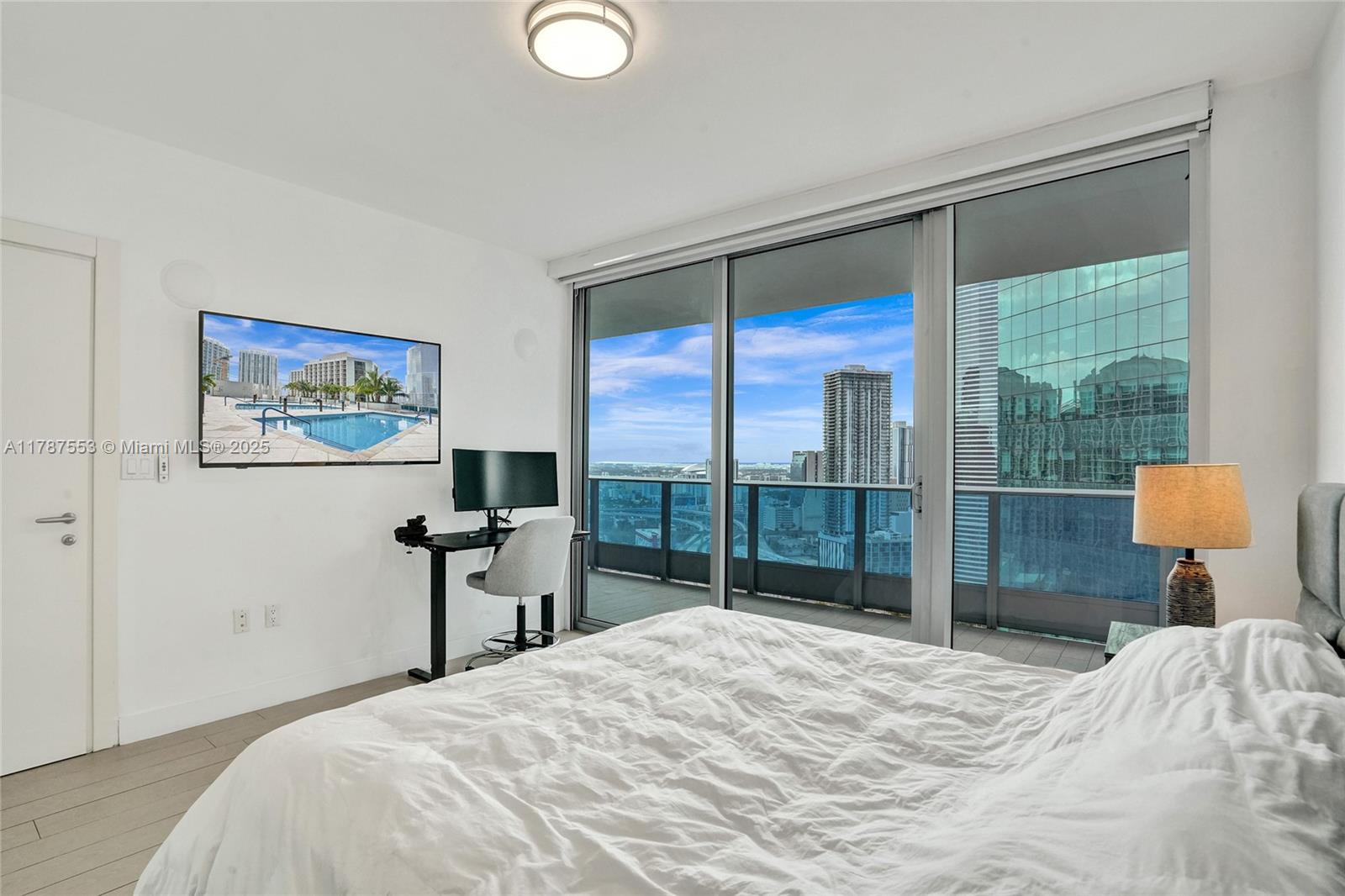 200 Biscayne Boulevard Way #3211, Miami FL 33131